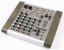 TABLE DE MIXAGE COMPACT 4 SOUNDCRAFT