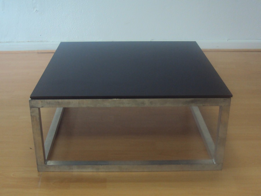 Table basse noire